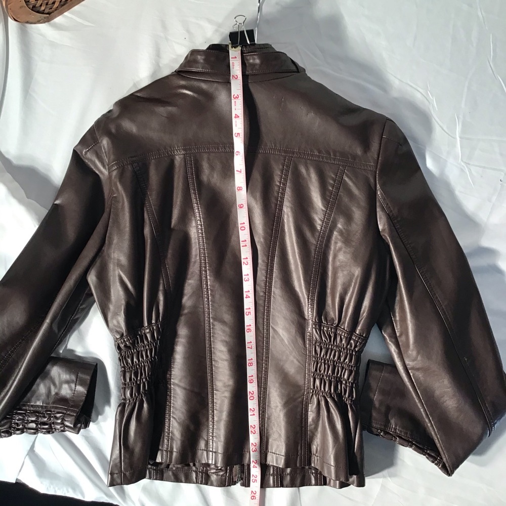 Guess Lightweight Jacket - Picture 7 of 8